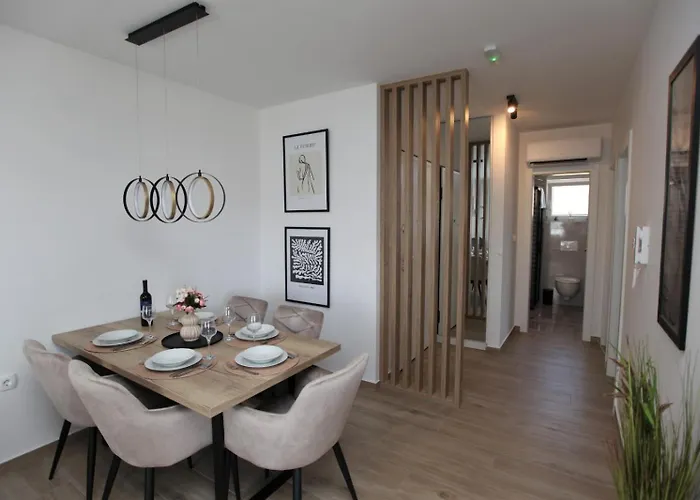 公寓 With Parking Space - 24605 特罗吉尔