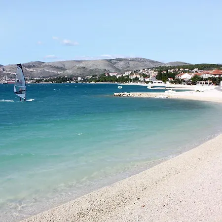 Apartman With Parking Space - 24605 Trogir